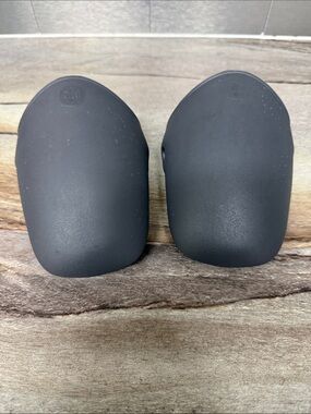 Pampered Chef Silicone Oven Mitts